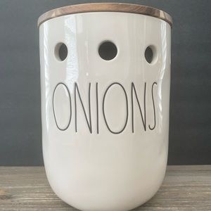 SOLD Rae Dunn ONIONS Ceramic Cellar Canister Wooden Lid Magenta Artisan NEW LL